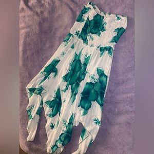 Flowy strapless dress